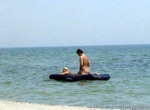 男人叉女人真实图片(3)(点击浏览下一张趣图)