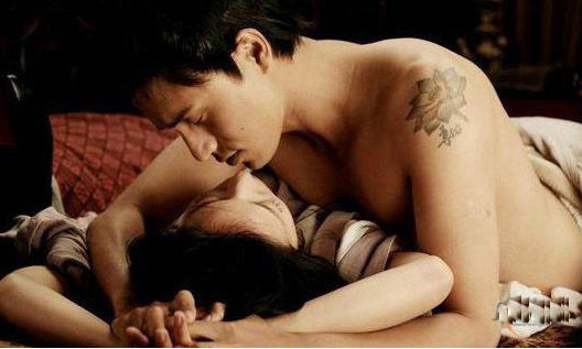 男人叉女人真实图片(4)(点击浏览下一张趣图)