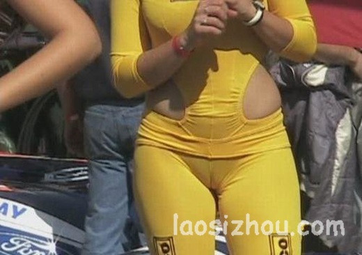 紧身衣美女：紧身衣尴尬图片(9)(点击浏览下一张趣图)