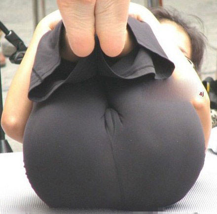 美女的比比流水图片：女人的毛有多长图片(2)(点击浏览下一张趣图)