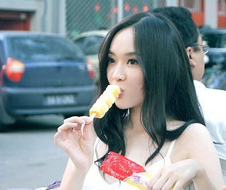 如何帮老公吹解图片：老公帮你换过卫生巾没(2)(点击浏览下一张趣图)