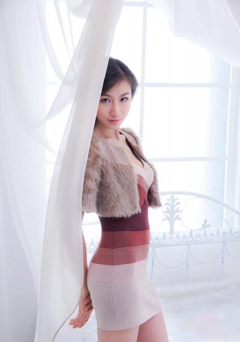涩涩女隐约的身姿美女性感图片 女人的阴性图片(点击浏览下一张趣图)