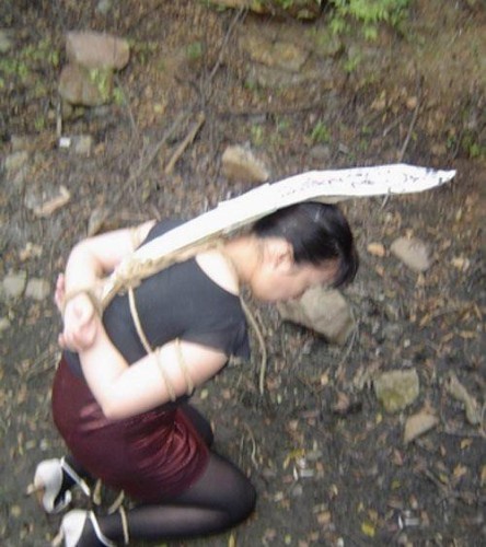 女犯斩首 古代红艳女囚犯刑场处决斩首场面 (4)(点击浏览下一张趣图)