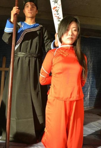 女犯斩首 古代红艳女囚犯刑场处决斩首场面 (7)(点击浏览下一张趣图)