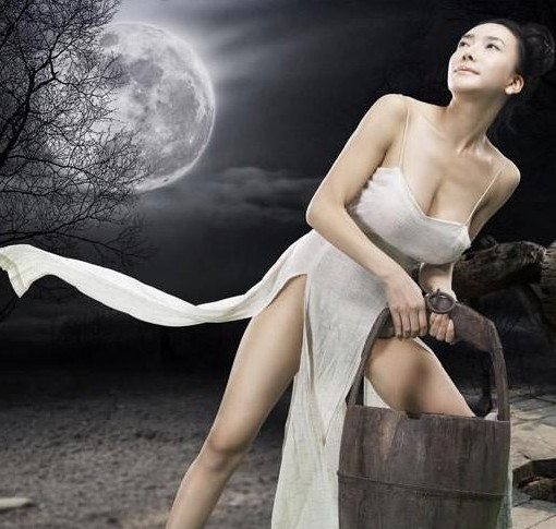 宫女舔皇帝龙根图：初次侍寝嬷嬷会怎么教(5)(点击浏览下一张趣图)