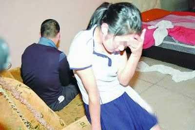 诱奸侄女 小侄女被禽兽伯父诱奸，长大后又被继续施暴(点击浏览下一张趣图)