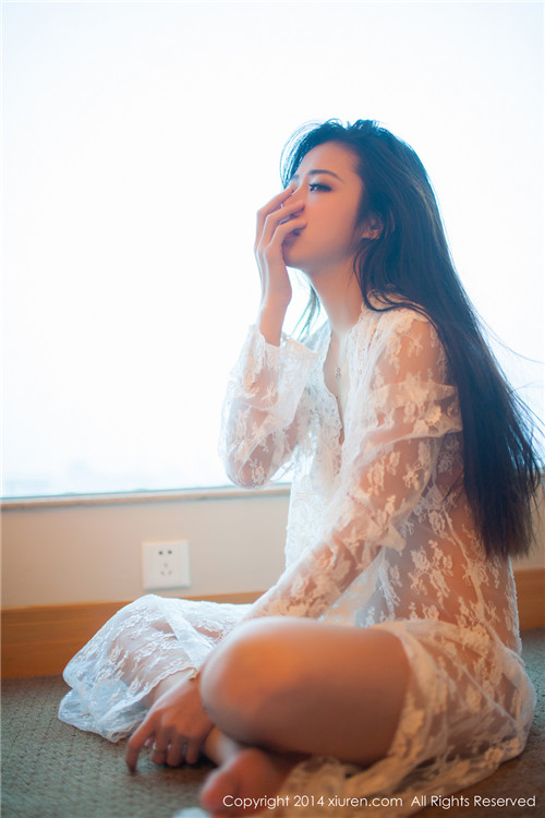 美女穿裙子上厕所图片：穿连衣裙怎么上厕所(7)(点击浏览下一张趣图)