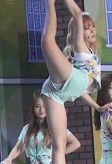 动漫少女被虐跳蛋图片：动漫少女被虐咪咪图片(4)(点击浏览下一张趣图)