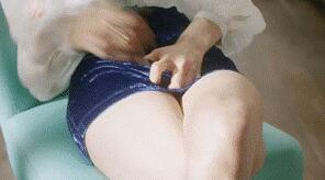 男人叉美女gif：嘴上说不要出处 (4)(点击浏览下一张趣图)