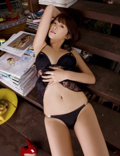 日本樱花美女原干惠够奔放够性感 难以自制的淫荡熟女诱惑(点击浏览下一张趣图)