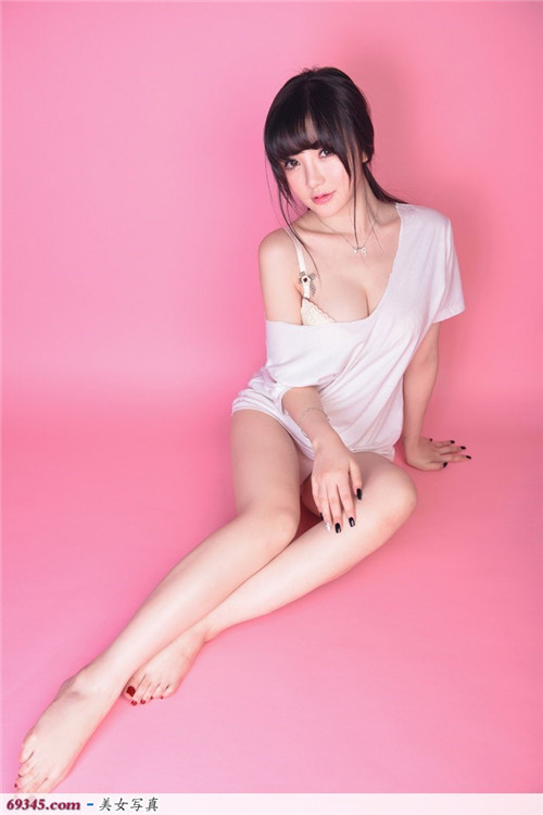 我叫王凯女友小莹 莹女友打麻将被轮阿迪(2)(点击浏览下一张趣图)