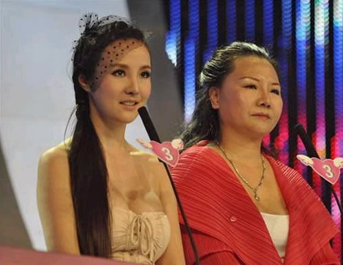 甘露露娘俩伺候一男子图片(7)(点击浏览下一张趣图)