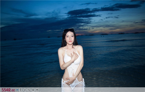 风月体验网美女图片：美女草嫩穴撸啊撸11pp(点击浏览下一张趣图)