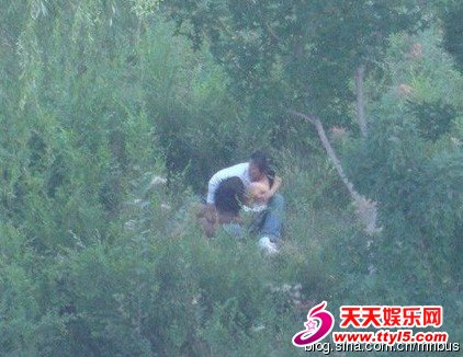 新疆医科大学野战门照片直播(3)(点击浏览下一张趣图)