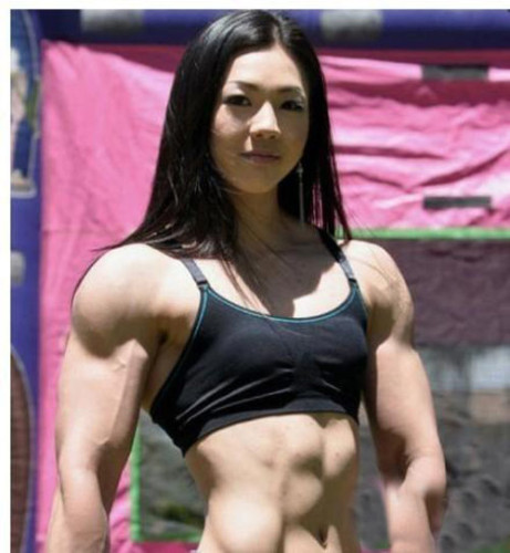 女子健美裤与女人美胸 看看那个更喜人(2)(点击浏览下一张趣图)