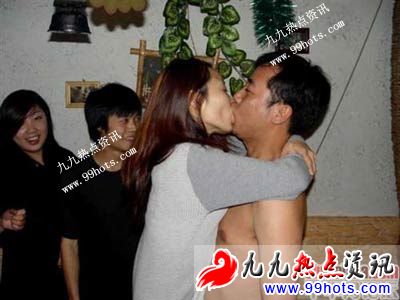 换俱乐部妻内部图片:深圳两夫妻同居一室(7)(点击浏览下一张趣图)