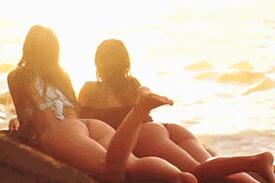 男生接吻解女生内衣动态图片：男生脱女生内衣接吻(6)(点击浏览下一张趣图)