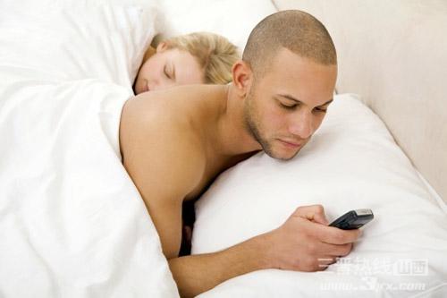 男人出轨睡觉时的征兆  男人出轨睡觉时征兆(点击浏览下一张趣图)
