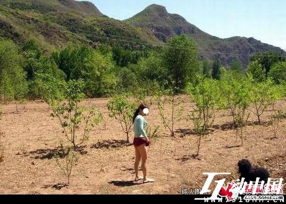 美女的尿好喝吗 吃女生屎喝女生尿图(3)(点击浏览下一张趣图)