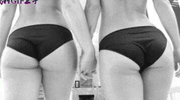 动漫美女自我安憵图：邪恶堂动漫美女动态图(6)(点击浏览下一张趣图)