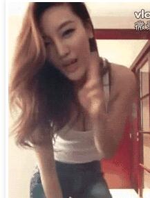大咪咪动态图:真想解开美女胸衣 解开美女胸衣图片百度(5)(点击浏览下一张趣图)