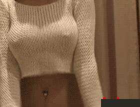掀衣服吃奶动态图 自己掀妈妈衣服吃奶(5)(点击浏览下一张趣图)