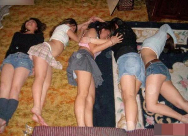 卫校女生的真实生活 卫校女生潜规则图图(2)(点击浏览下一张趣图)