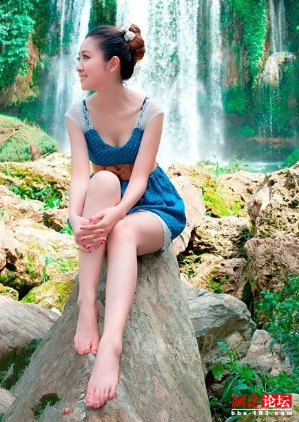 女生脚丫长的好看图片 脚丫子图片欣赏(2)(点击浏览下一张趣图)