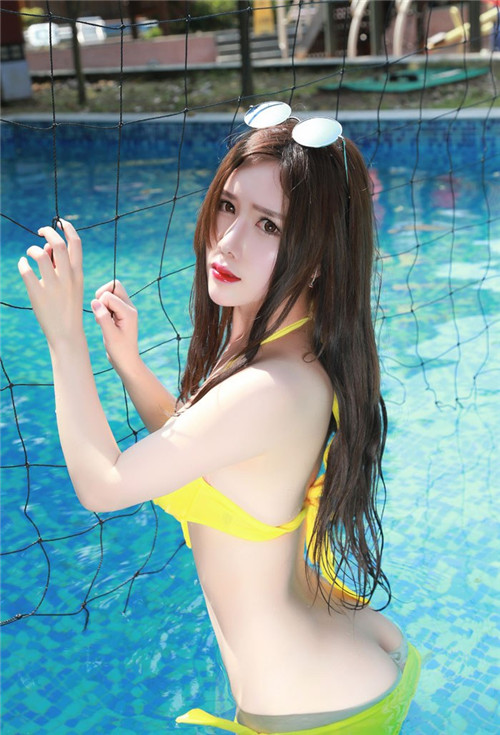 美女上厕所不关门图片 女生蹲着拉尿大便图(5)(点击浏览下一张趣图)