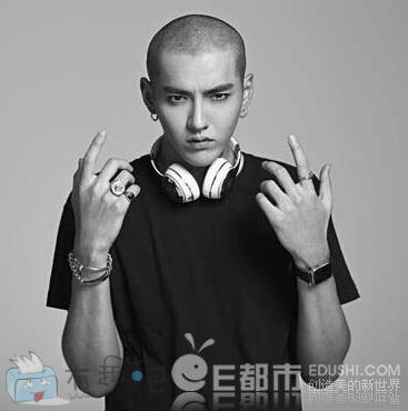 吴亦凡怎么剃光头了 吴亦凡光头图片(点击浏览下一张趣图)