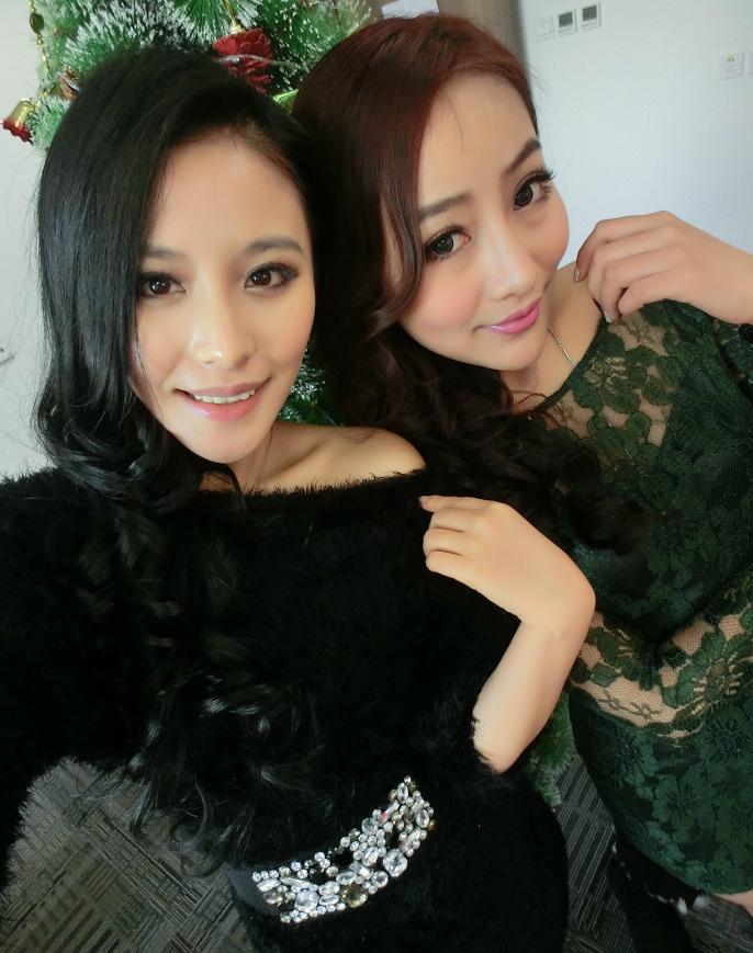 气质姐妹双生花 亚洲妹妹唯美写真(4)(点击浏览下一张趣图)