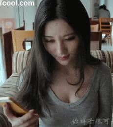 红番阁a9vame手机版 邪恶吧美女邪恶gif动态图：手机天堂白色手机(9)(点击浏览下一张趣图)