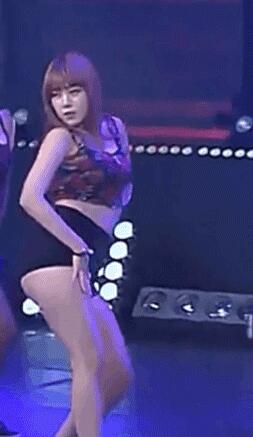 美女醉酒进家忘关门 美女爱爱动态图(6)(点击浏览下一张趣图)