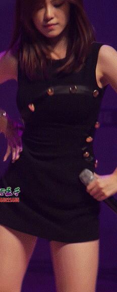 医生哥哥帮我检查下面 我表妹叫我帮她搓澡：美女性行为动态图(6)(点击浏览下一张趣图)