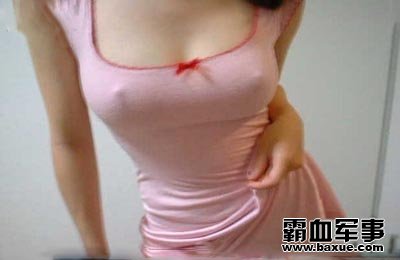 街拍美女露得清吧图片 街头美女爱凸两点图片欣赏(4)(点击浏览下一张趣图)