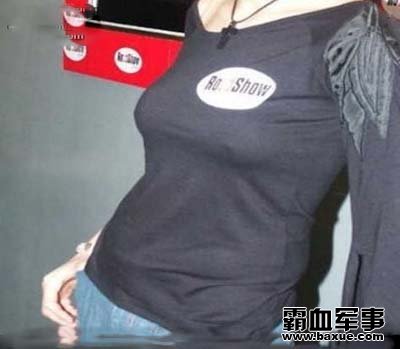 街拍美女露得清吧图片 街头美女爱凸两点图片欣赏(6)(点击浏览下一张趣图)
