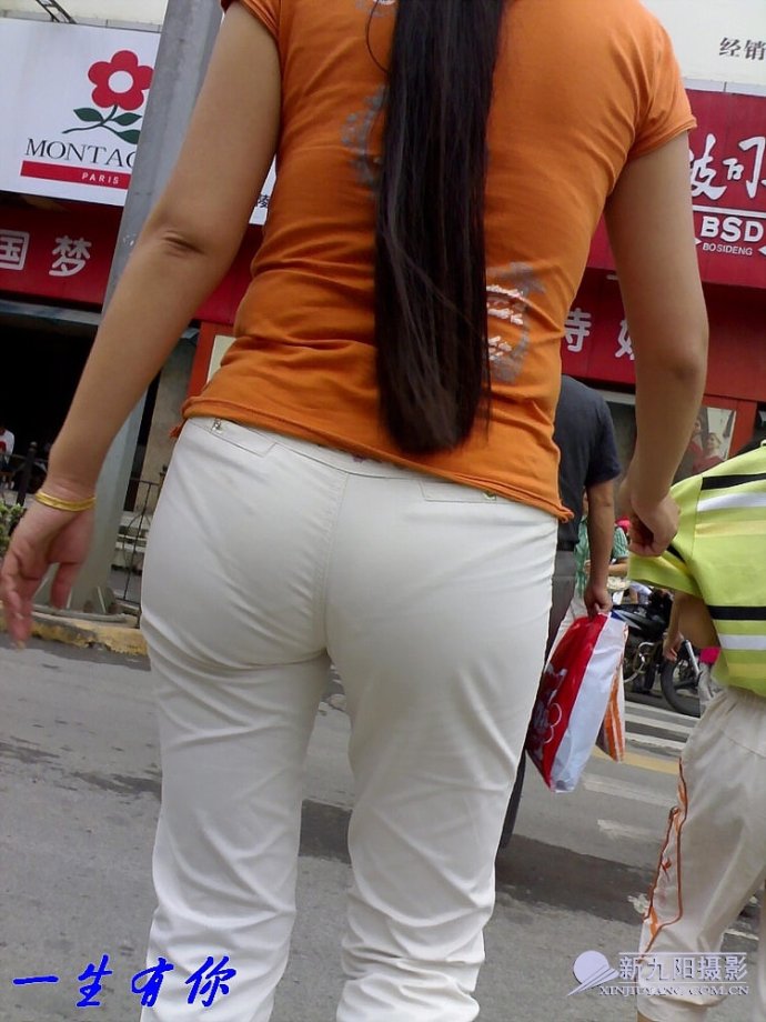 一生有你肉臀图：一生有你熟臀 一生有你黑裤熟臀(点击浏览下一张趣图)