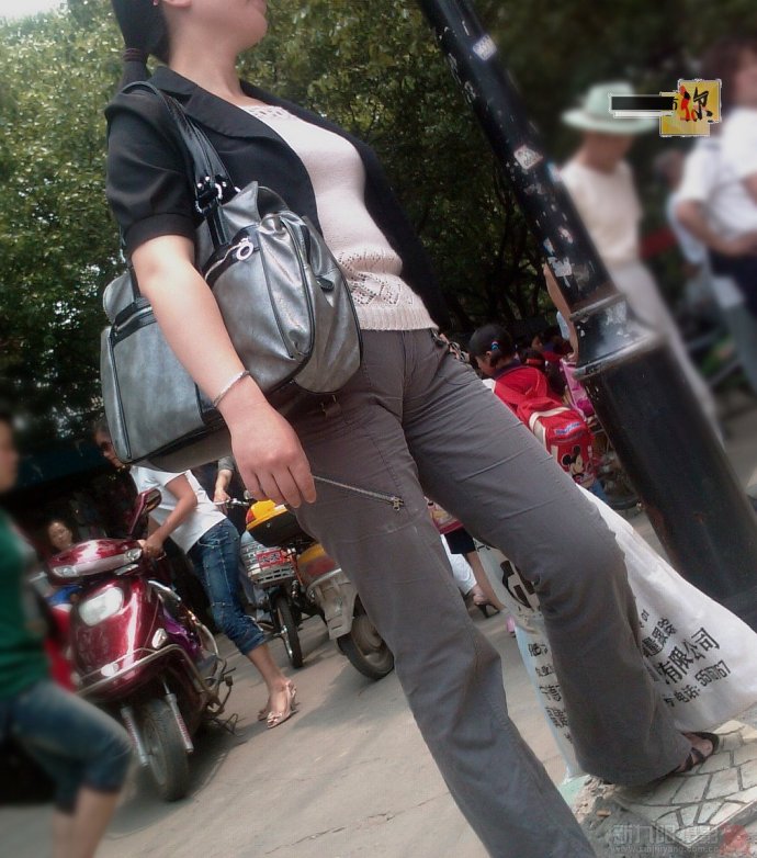 一生有你肉臀图：一生有你熟臀 一生有你黑裤熟臀(8)(点击浏览下一张趣图)
