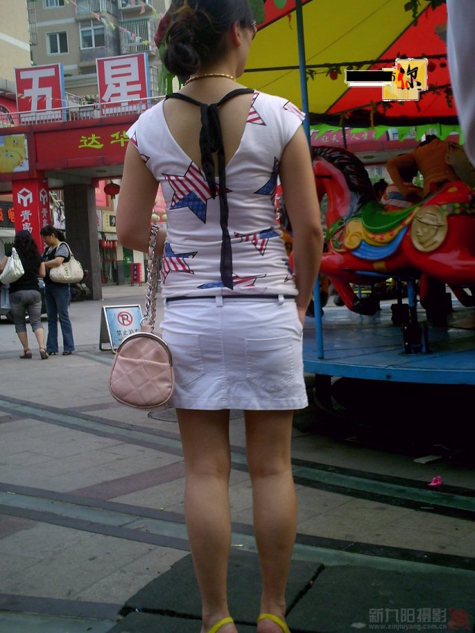 一生有你格子裤图 一生有你内痕图片 超喜欢你的大肥臀(2)(点击浏览下一张趣图)