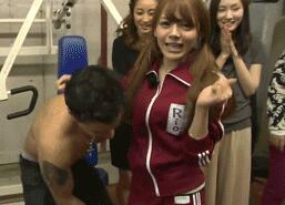 女孩子被抽阴作文图片欣赏：一看就湿的文章邪恶gif 男打女光屁屁很色作文(12)(点击浏览下一张趣图)