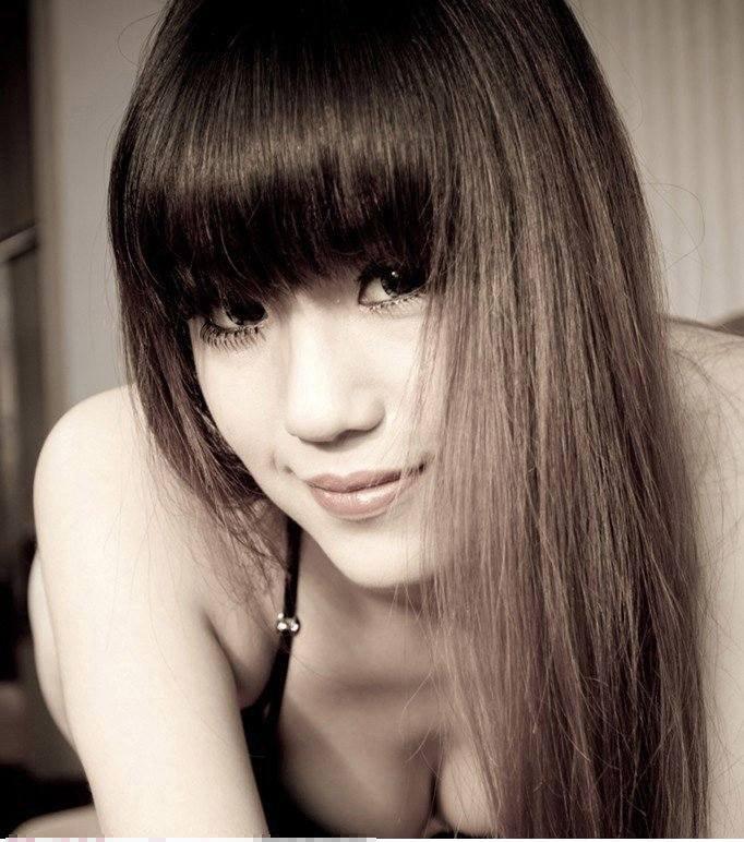 北大85后模特美女教师性感现身私房写真(点击浏览下一张趣图)