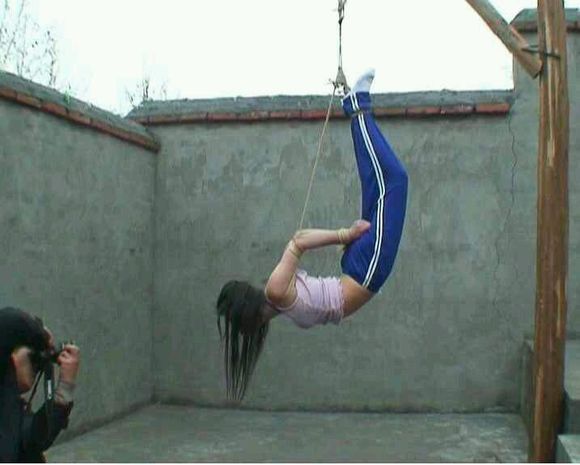 农民工与妇女肮脏交易： 20元做一次失足妇女(6)(点击浏览下一张趣图)