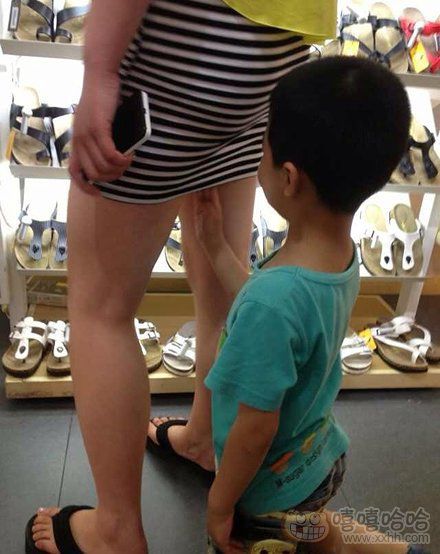 吸咪咪舔咪咪动图：被舔咪咪很爽吗 男生为何爱吸女生咪咪(9)(点击浏览下一张趣图)