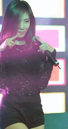房中男女龙虎态四十八式高清：美女高潮动态图(8)(点击浏览下一张趣图)