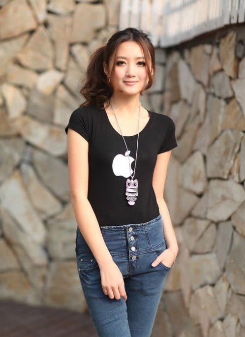 紧身牛仔裤美女更显窈窕身材(3)(点击浏览下一张趣图)
