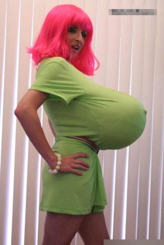 传说中最大最美的乳房 巨胸美女(3)(点击浏览下一张趣图)