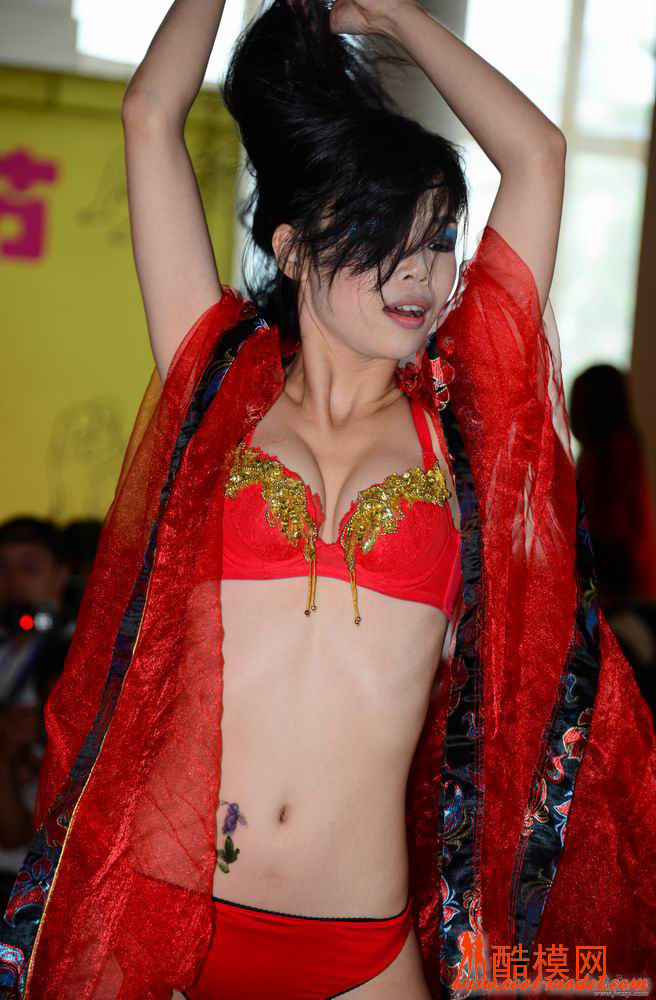 性文化节前卫表演图 悉尼性文化节图片(6)(点击浏览下一张趣图)