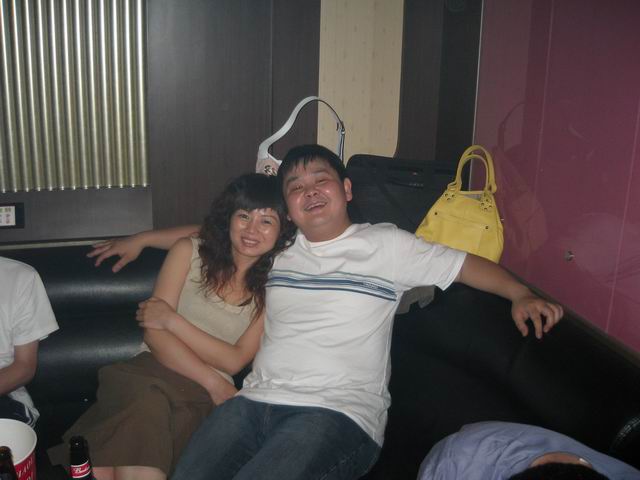 夫妻69交友成功故事 庐江县6p181张原图：豪门换妻游戏不雅图片(2)(点击浏览下一张趣图)