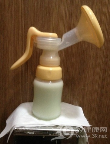 新安怡手动吸奶器(点击浏览下一张趣图)
