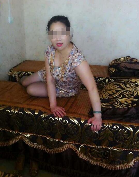 农村中老年妇女洗澡 何泽英老太太裸体图片(点击浏览下一张趣图)